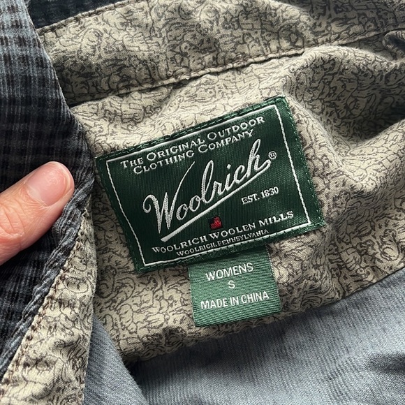 “Woolrich: Women’s button down size small” - Picture 6 of 8